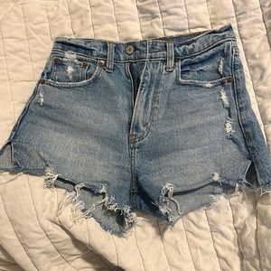 Abercrombie and fitch high rise mom shorts. Size 24/00
